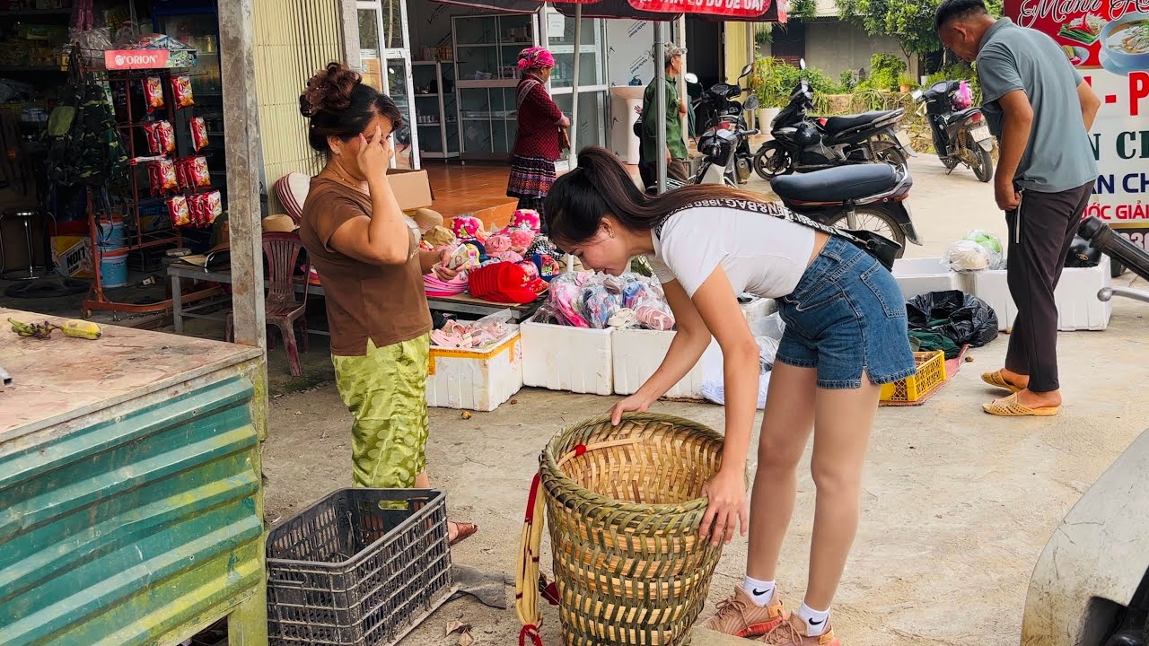 Hong Visits a Highland Market – Buying a Rattan Backpack and Meeting Locals