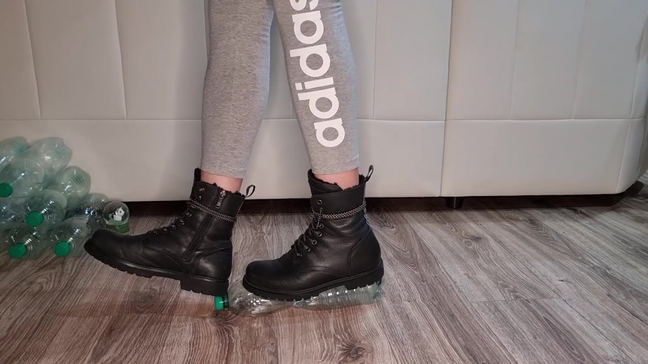 Crush plastic bootles recycling with my black Panama Jack Frisia boots 