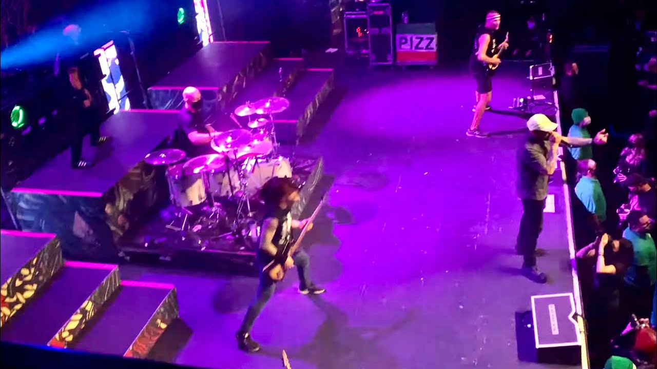 Killswitch Engage w/Howard Jones Live in NYC 2/8/22.