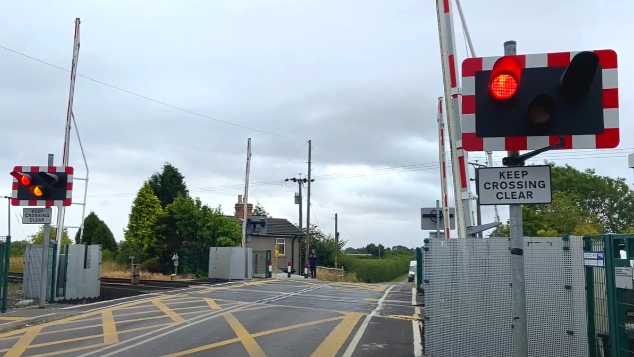 Oxmardyke Level Crossing, East Riding of Yorkshire