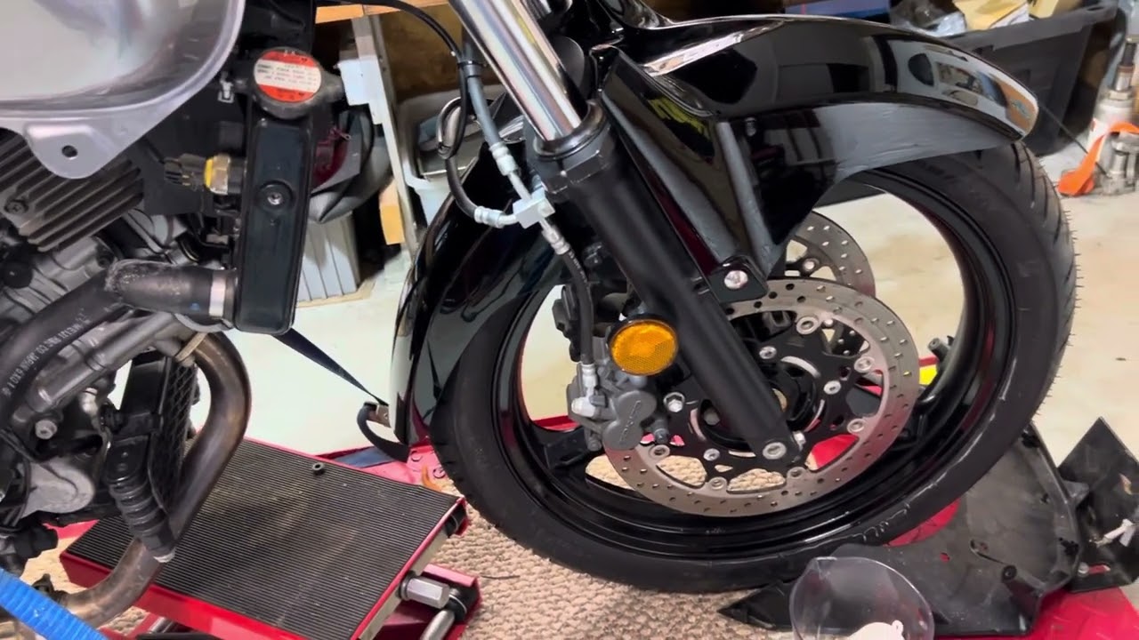 Suzuki VStrom DL650 Antifreeze change.