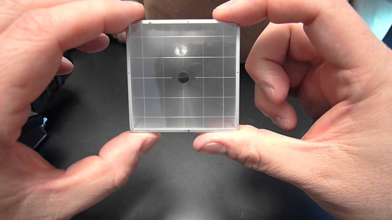 Changing a Hasselblad V-Series Focusing Screen