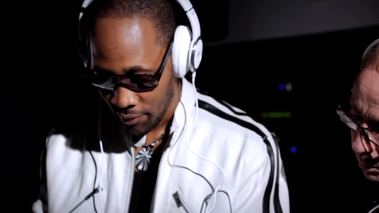 RZA unironically creates a terrible beat for a Guitar Center promo