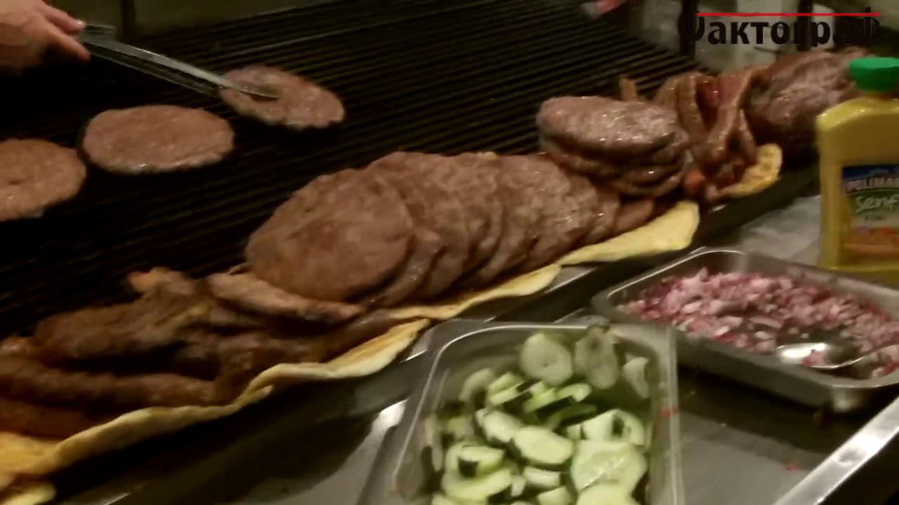 Сръбска скара в сръбска бирария