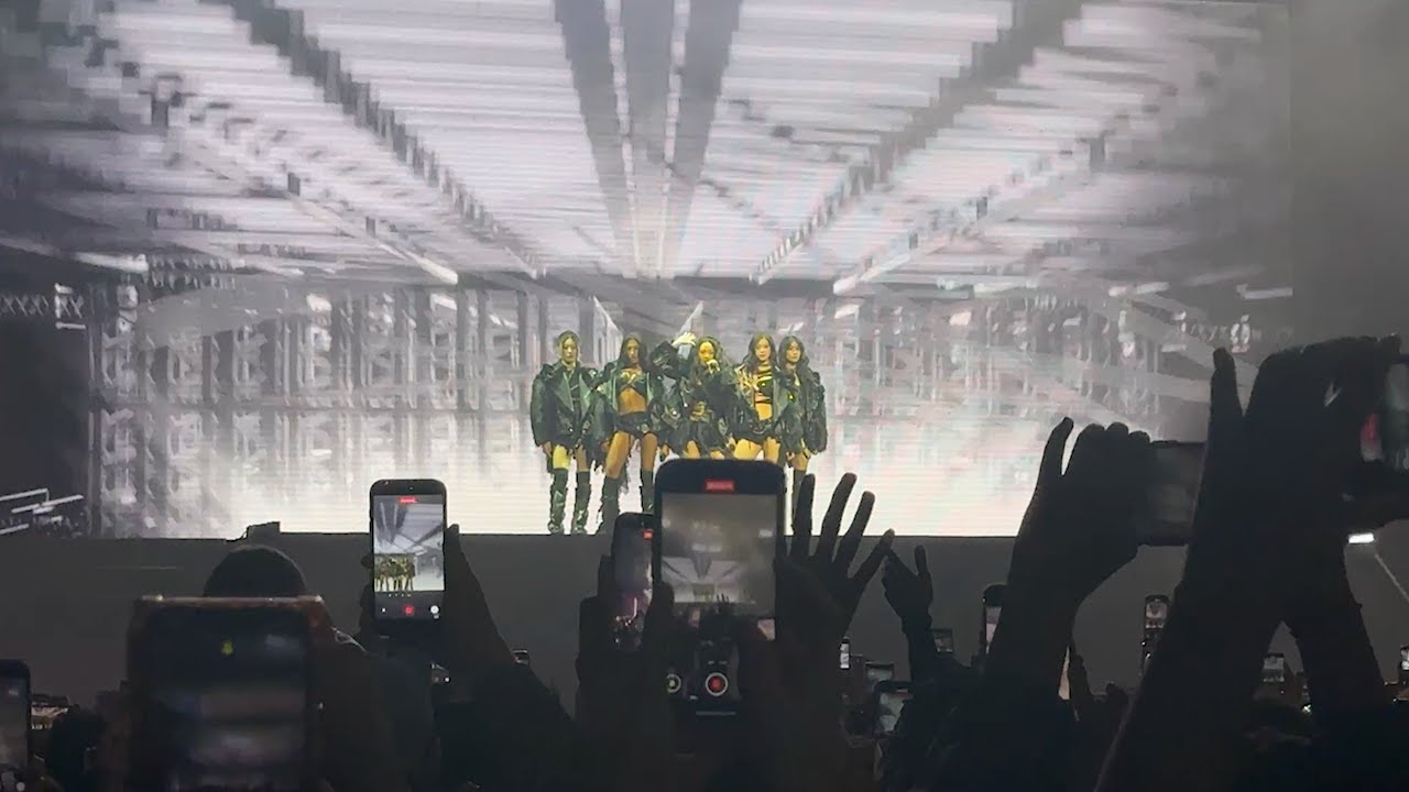 KATSEYE: THE BEAUTIFUL CHAOS TOUR at Hammerstein Ballroom, NYC 11/21/25