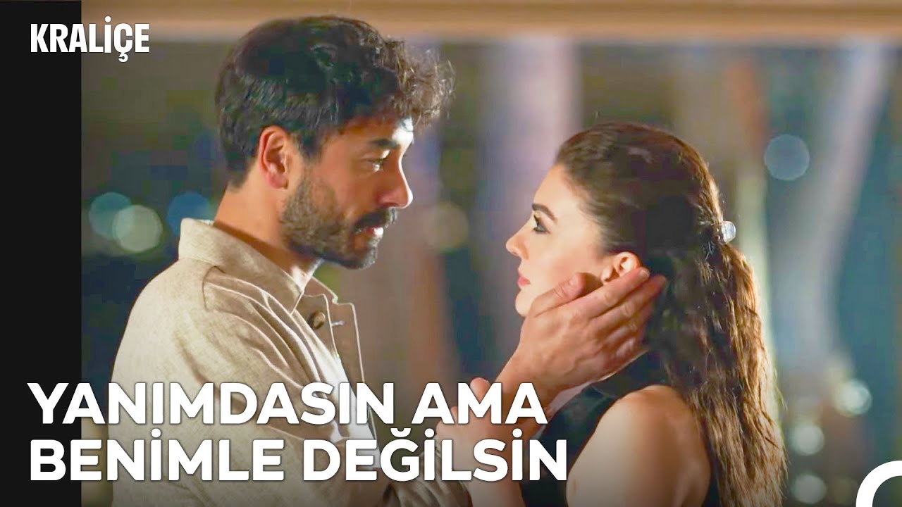 Yanımdasın Ama Dokunamıyorum Çok Saçma - Kraliçe