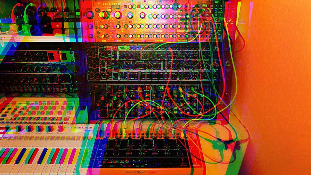 Dawless live analog synth jam with 4 arpeggio tracks (ambient electronic) feat. Behringer Crave