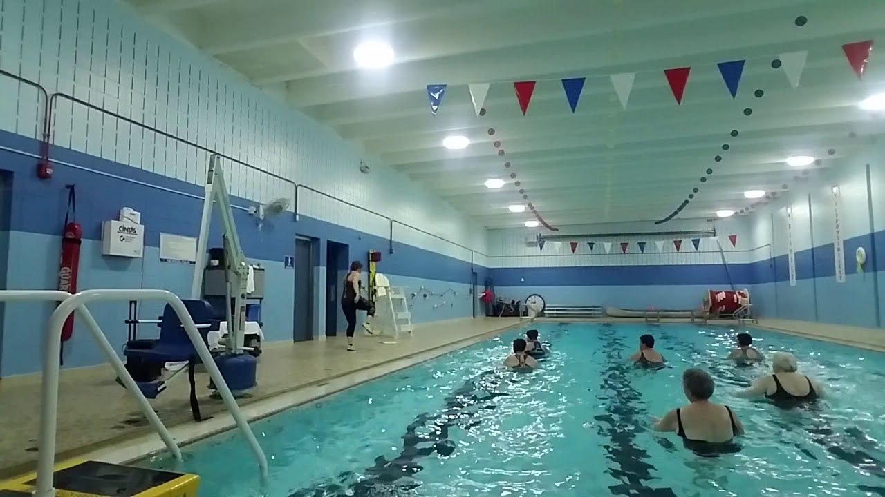 Thriller / Heads Will Roll (Glee Cast Version) - Aqua Zumba Holloween