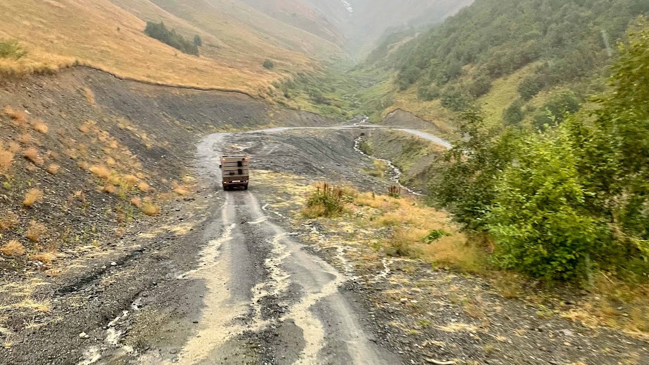Unwetter über Zagaro / Zagari Pass,  schlammige Pistenfahrt in Georgien / Nahostreise Vlog#16