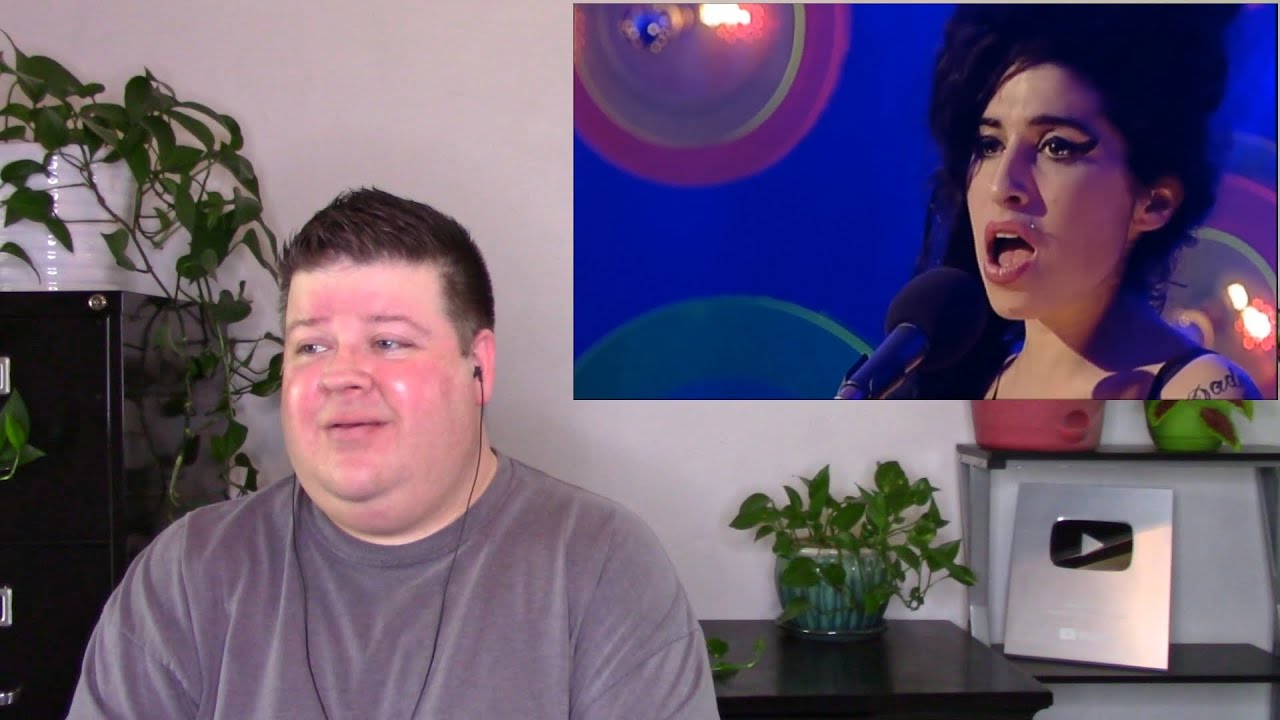Voice Teacher Reacts to Amy Winehouse - Tears Dry On Their Own
