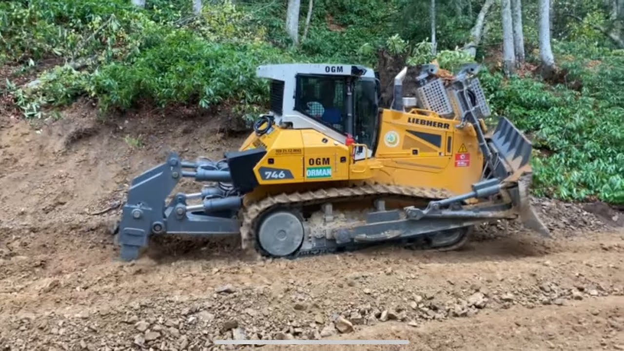 LIEBHERR 746 dozer #bulldozer #dozer #işmakinaları #liebherr#komatsu#keşfet #apple11