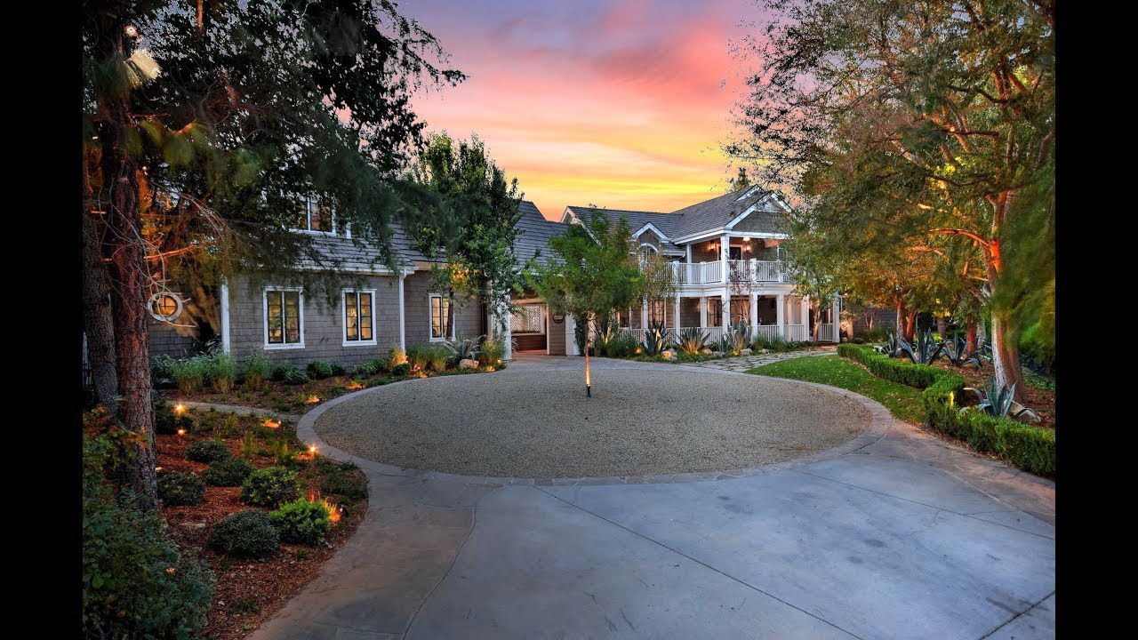 Hamptons in Hidden Hills | 5555 DIXON TRAIL | Hidden Hills home for sale