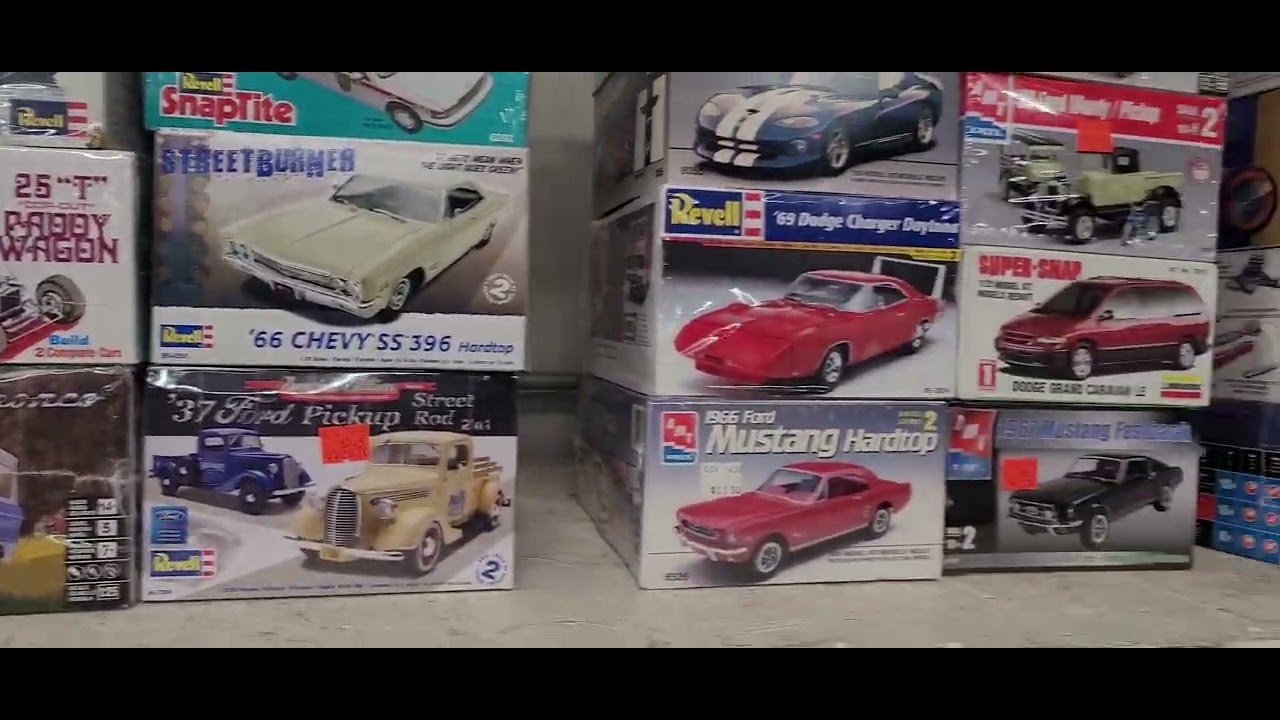 Van Gothem - Super Auction | Trains, Diecast, Sci-Fi Models, and more!