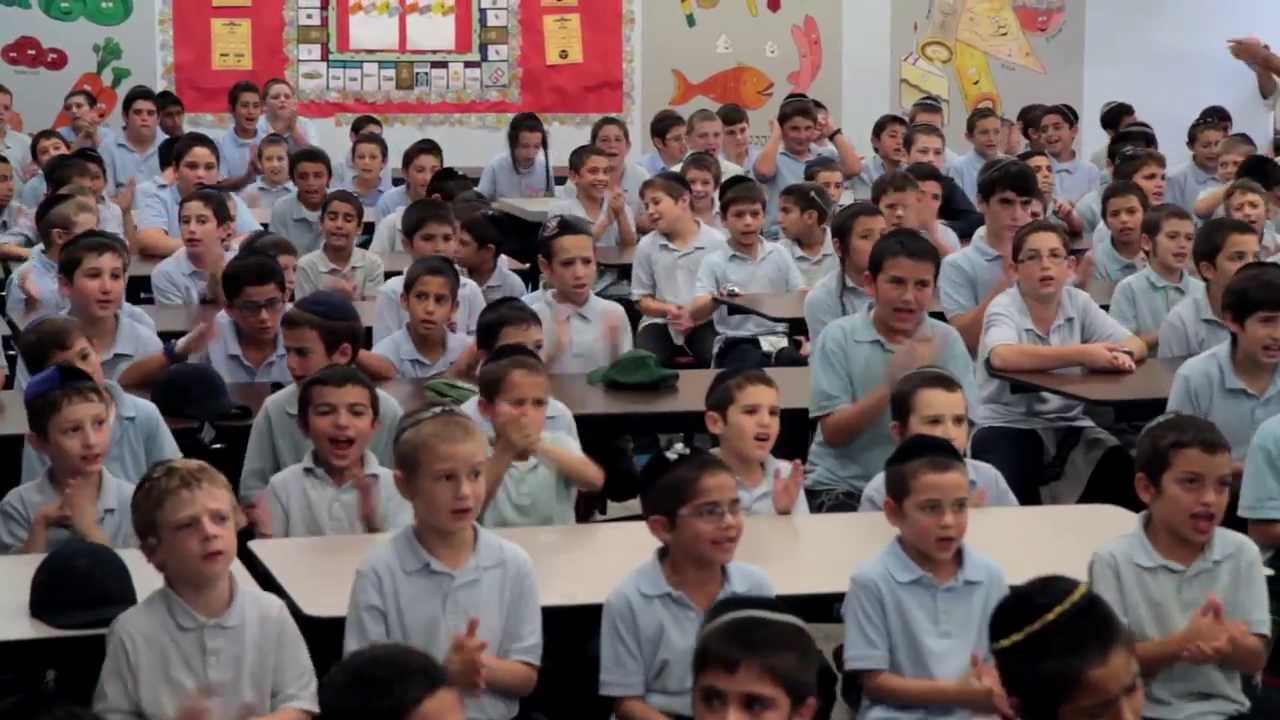 250 Kids sing the Alter Rebbe Niggun