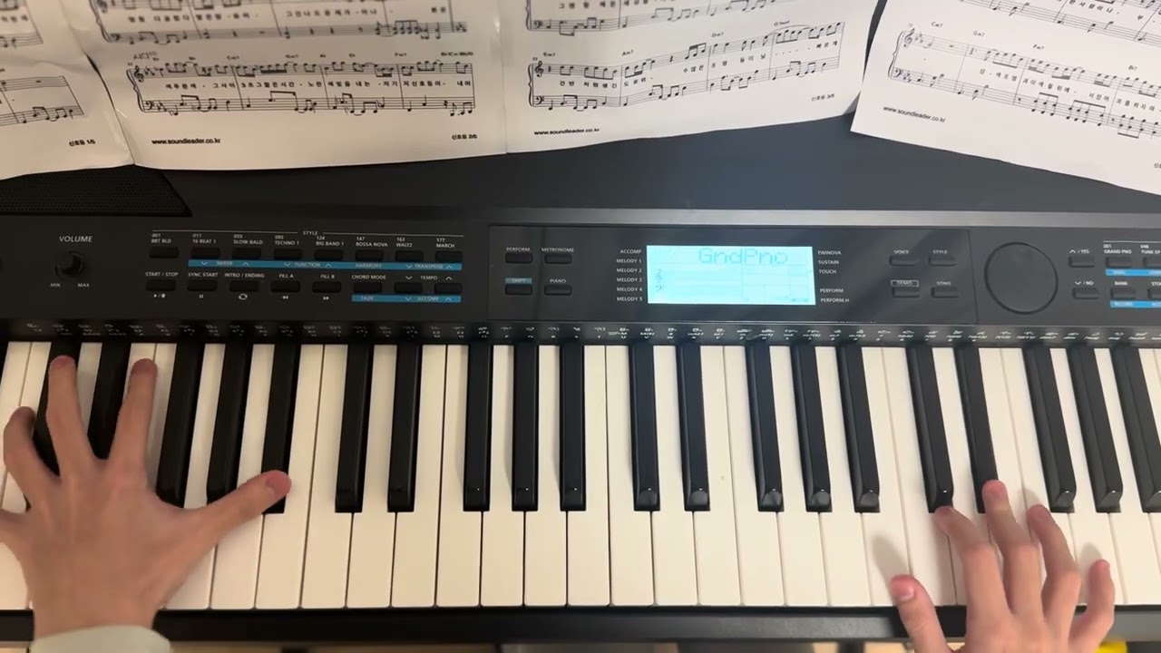 (Piano Therapy-#1_Traffic Light) Can you recognize this famous melody? #piano #healing  #melody