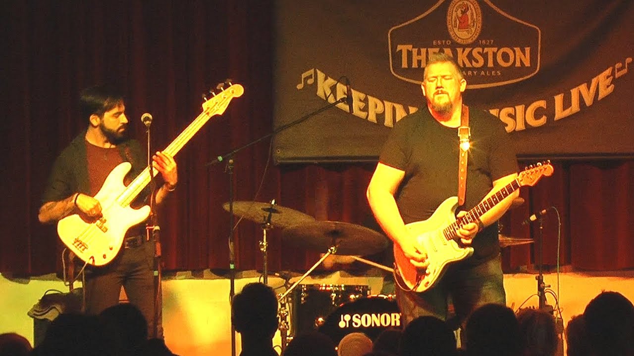 Stevie Nimmo Trio performing Roll The Dice Again/Still Hungry