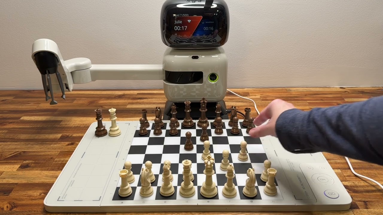 SenseRobot Chess demo - Play chess with a real robot!