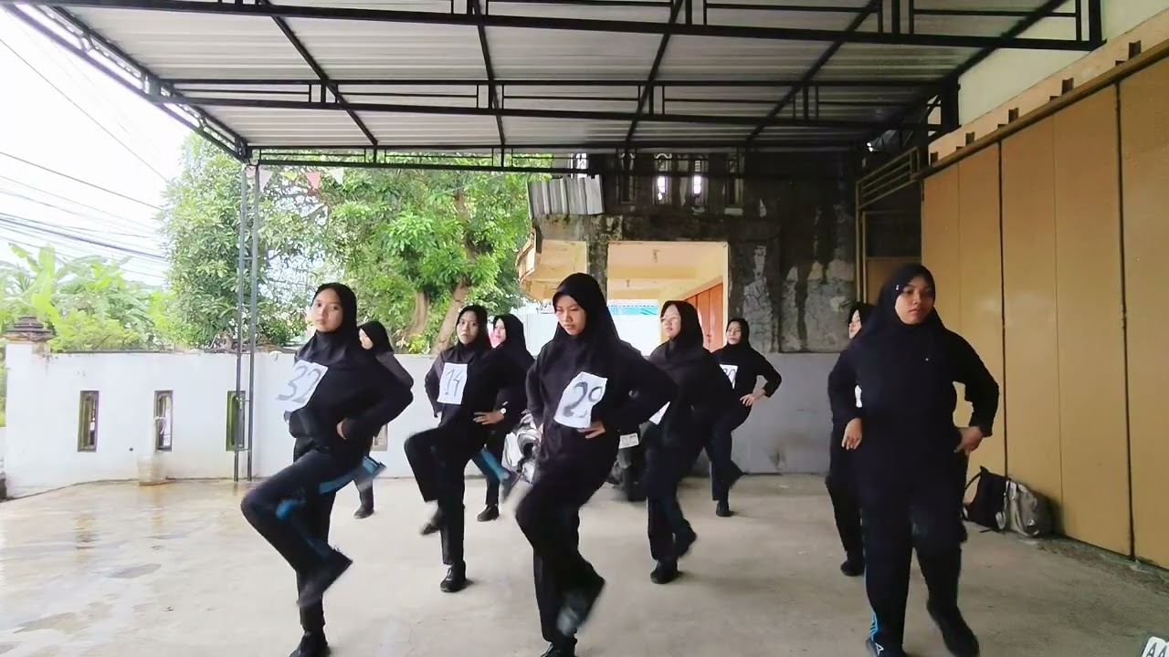 SENAM BERIRAMA DAN KREASI KELAS XII- MAN 2 KEBUMEN 