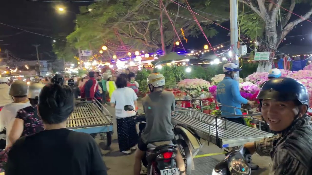 Chợ hoa Xuân LONG XUYÊN 24 Tết 