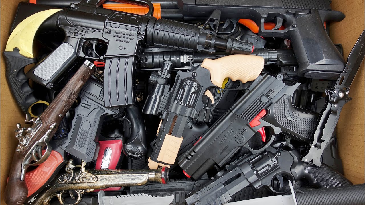 Toy Guns ! The Collection of the Realistic Toy Guns in the Big Box - Weapons Equipments !!!