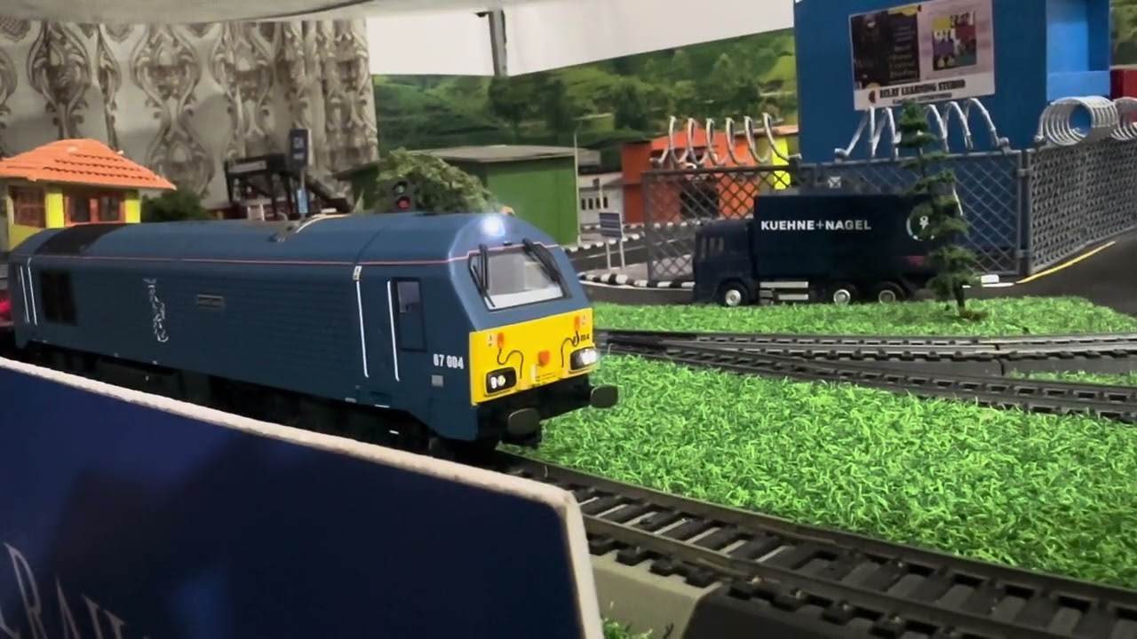 Second World Model Railways - American GP7, British Class 67 and A1 Flying Scotsman