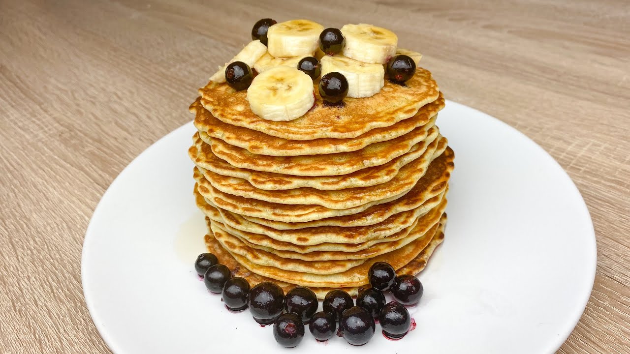 Dzieci uwielbiają te pankejki! Przepis na pyszne amerykańskie naleśniki pancakes z syropem klonowym