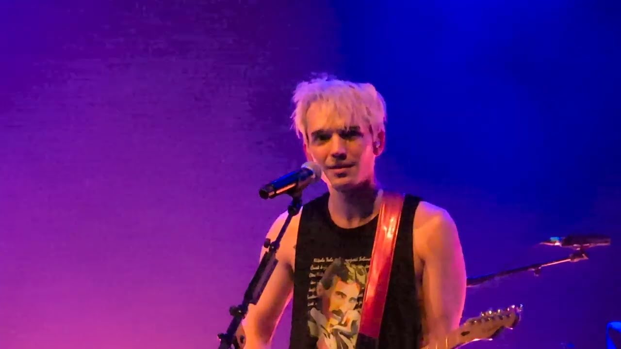 Badflower - Ghost [4K] live @ Gasometer, Vienna