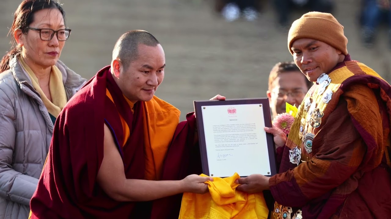 ༧གོང་ས་མཆོག་གིས་ཞི་བདེའི་ཆེད་གོམ་བགྲོད་མཁན་ནང་བའི་གྲྭ་བ་རྣམས་ལ་གསུང་འཕྲིན་ཅིག་གནང་འདུག