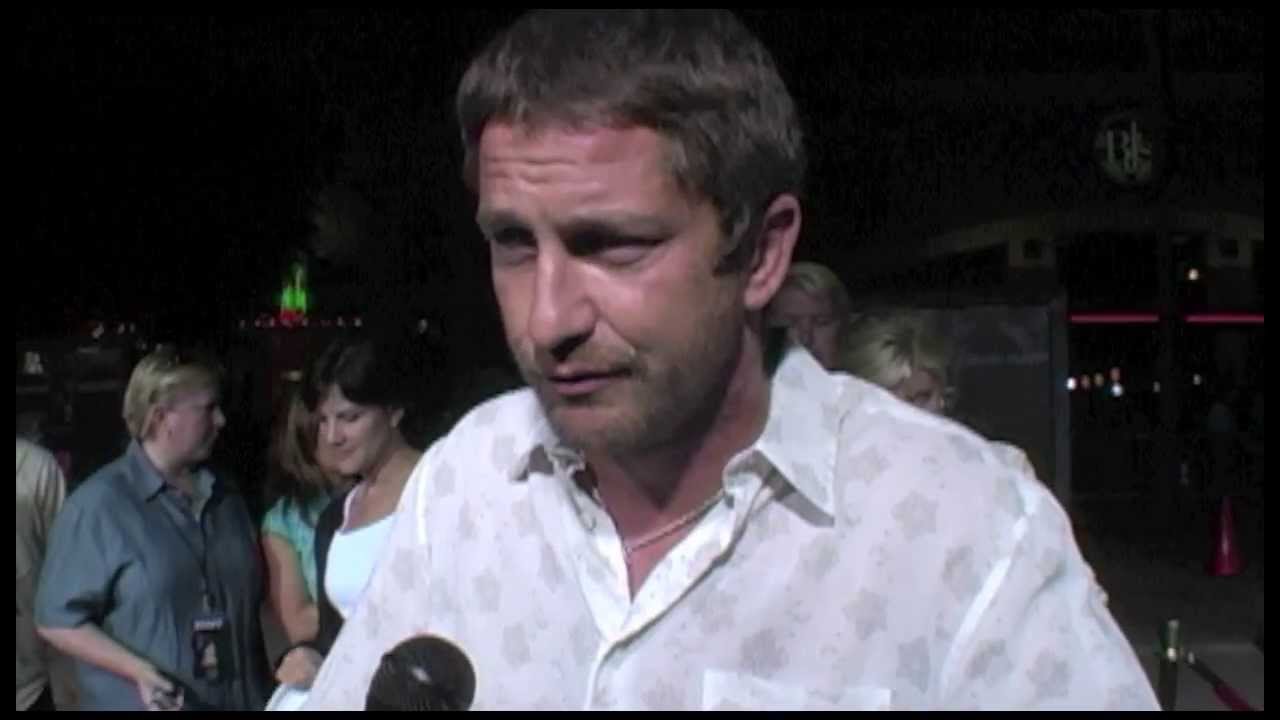 Gerard Butler Interview - Burns, Beowulf, and His Fans