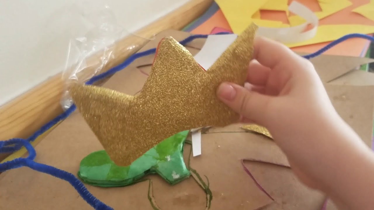 how to make the crown hat from among us