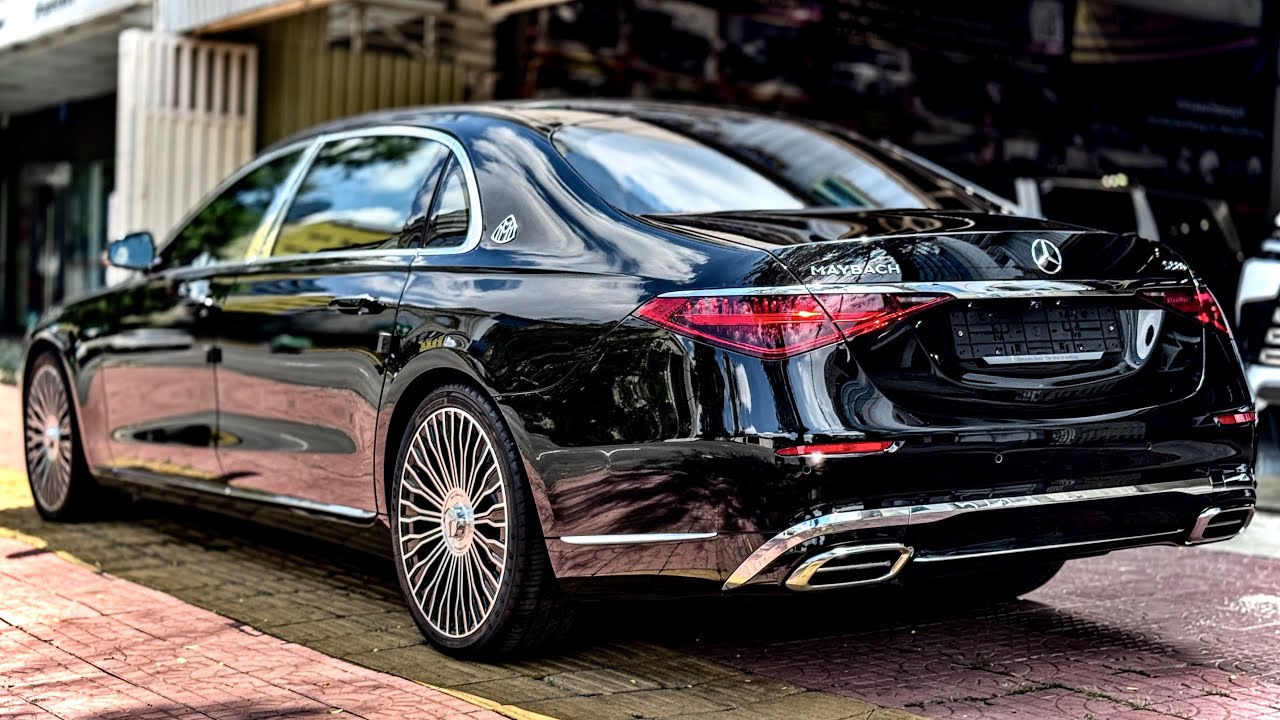 The 2025 Mercedes-Benz V12 Armored S680 Ultra Luxury Sedan Review