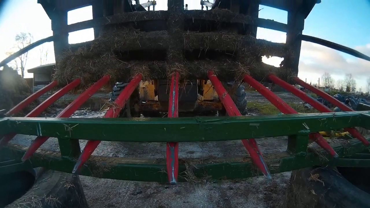 Marháskodás Irországban🍀 -etetés- /első rész /  silage pusher