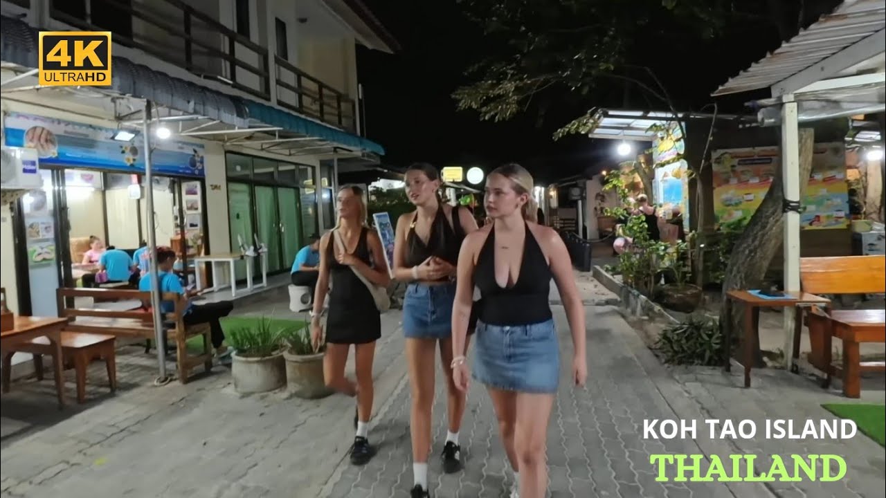 Koh Tao - Night Walk - Thailand