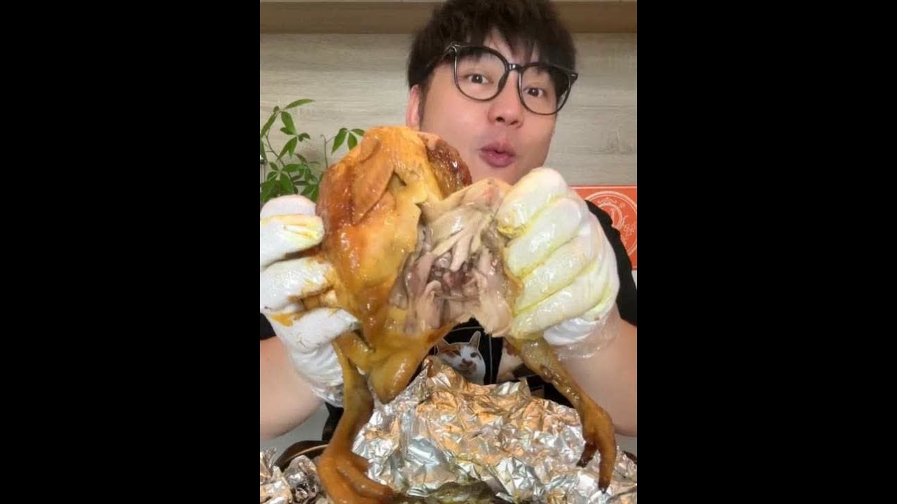 有没有和我一样，看完视频怒吃一只鸡的朋友？ #本地宝藏美食 #心动打卡指南 #窑鸡 #岭南窑烤撒粉更销魂