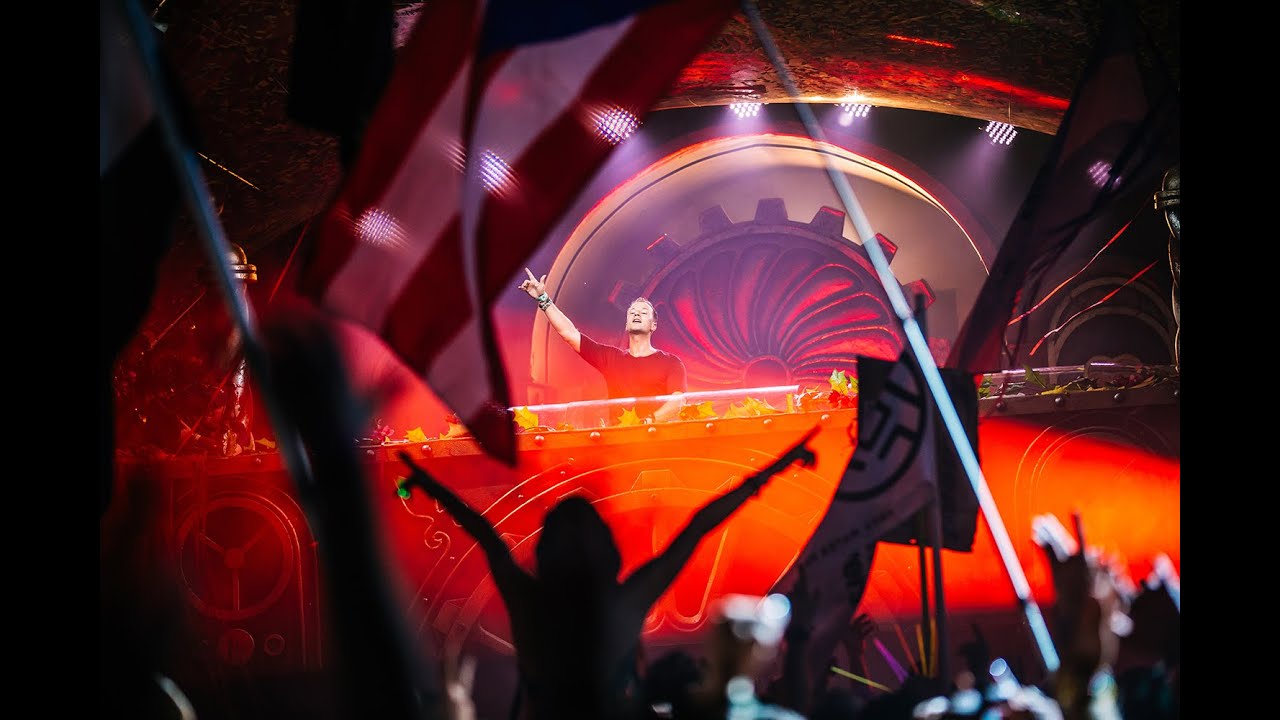 YVES V live at TomorrowWorld 2015