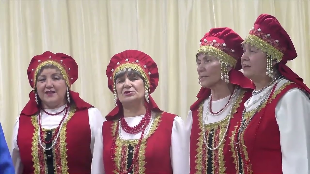 Поёт 