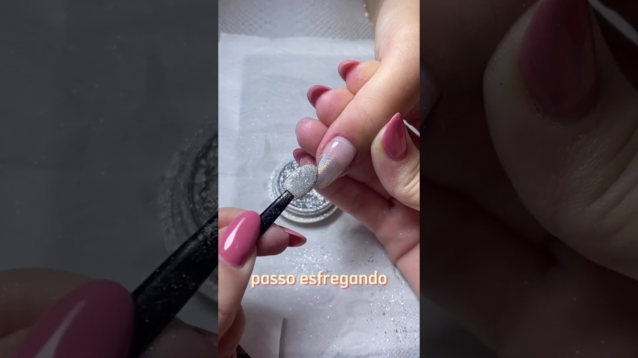 EFEITO ESFUMADO COM P&Oacute; CROMADO ✨💅🏼 #babycolor #gelnatips #nailart #nails #nailsdesign #moldef1