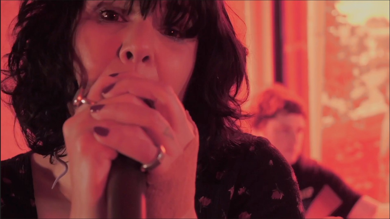 Moider Mother - Brick in a Stocking (live @ mansion)