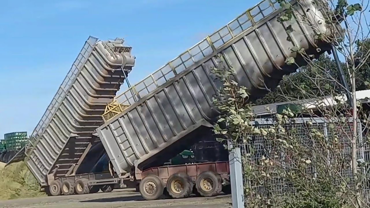 Gut Hohen Luckow Maisernte-Action am Fahrsilo.John deere 9R/7R/6R/7930,Fendt 933/926,Case Optum 250