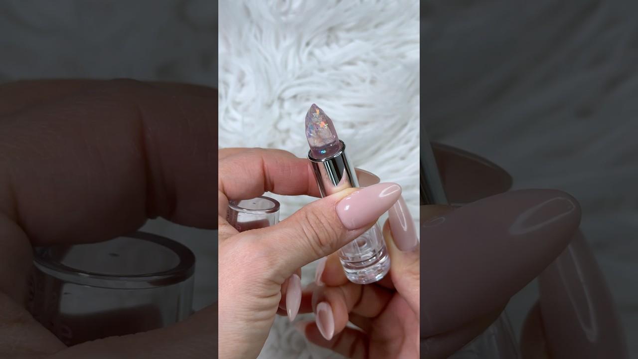 Essence META GLOW Colour Changing Lipstick 💜 #makeup #essence  #lippenstift #drogerie #review #test