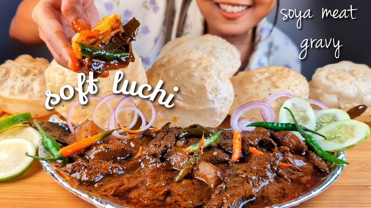 COOKING & EATING ON A RAINY DAY | SPICY MEAT GRAVY WITH SOFT LUCHI & EXTRA CHILLIES | SPICY MUKBANG