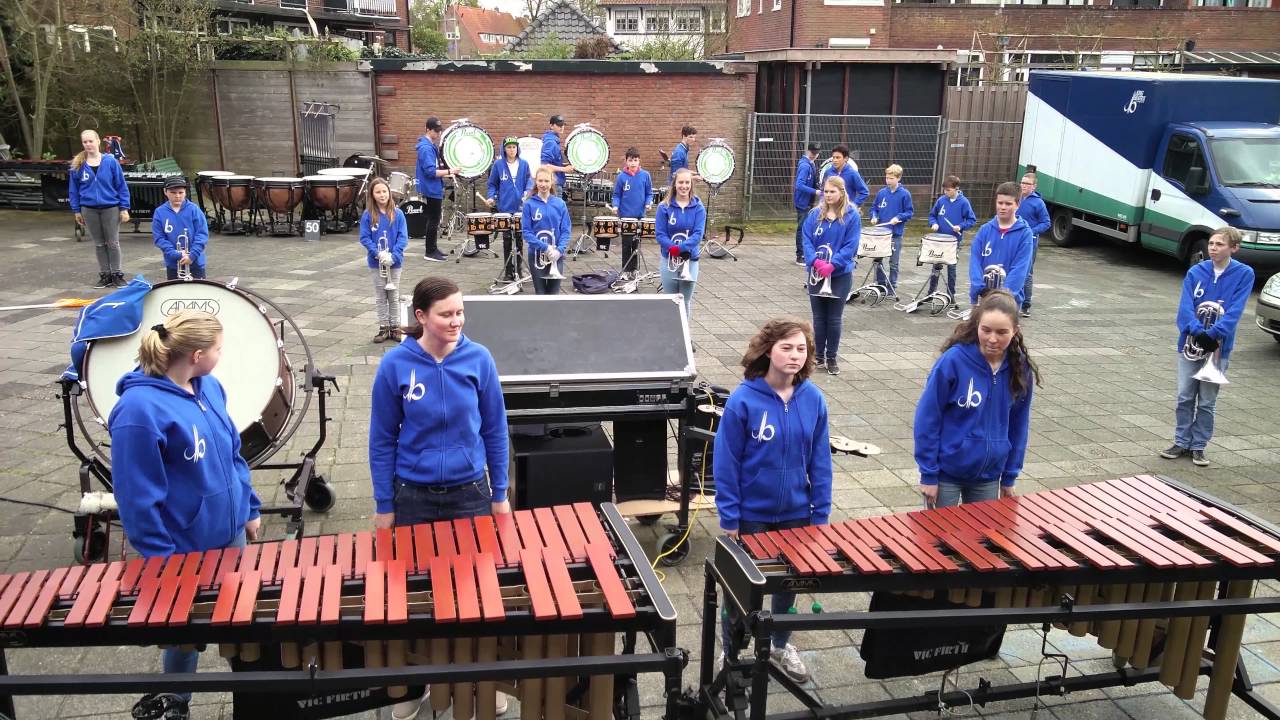 Jong Beatrix, Percussion cadans