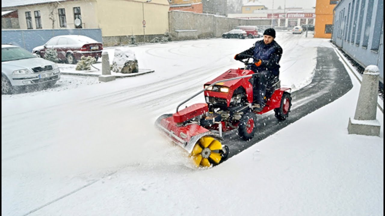 Panter FD-5 minitraktor seprőgéppel, (Cseh gyártmányú), 16 LE-s, szenzációs áron