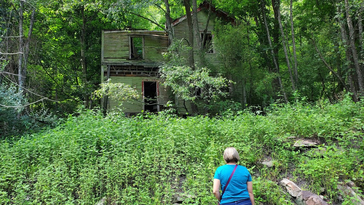 Exploring the ghost town of Stotesbury West Virginia