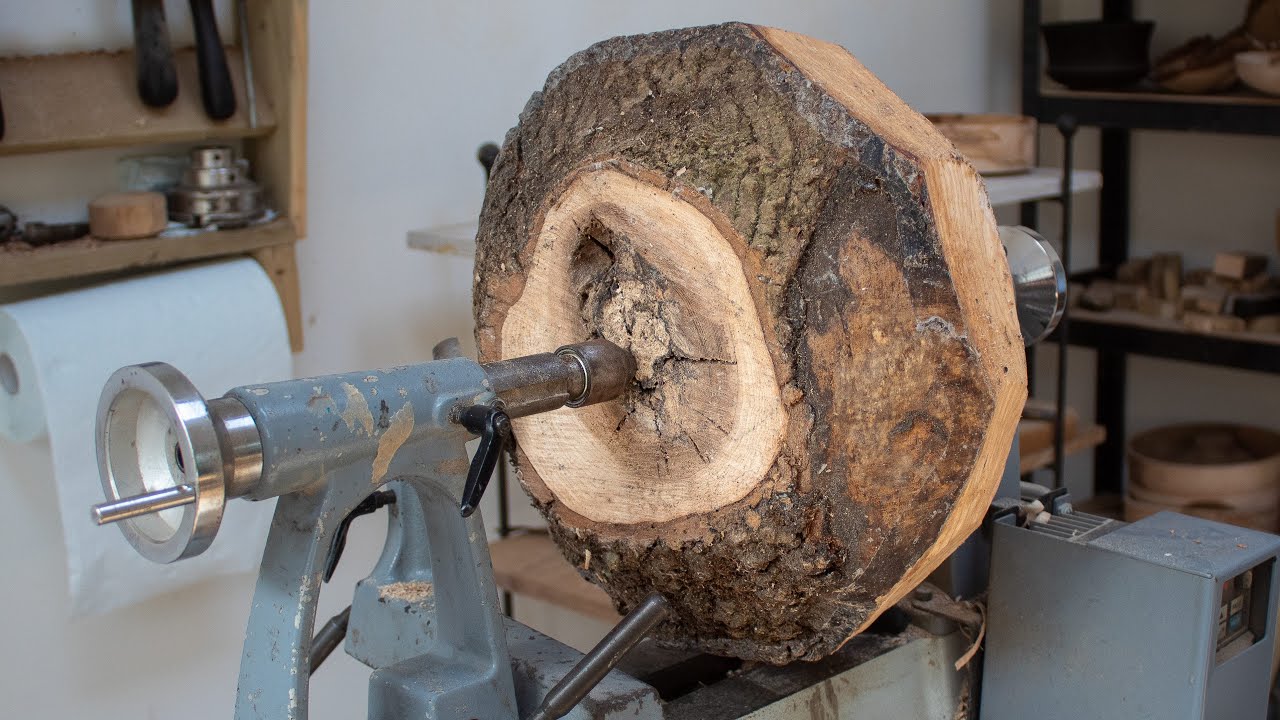 Woodturning - Eye of the Ash!