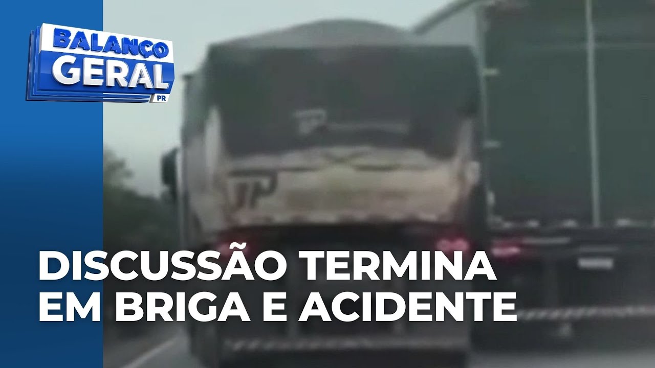 Discussão entre motoristas em caminhões em movimento termina com briga por espaço e acidente