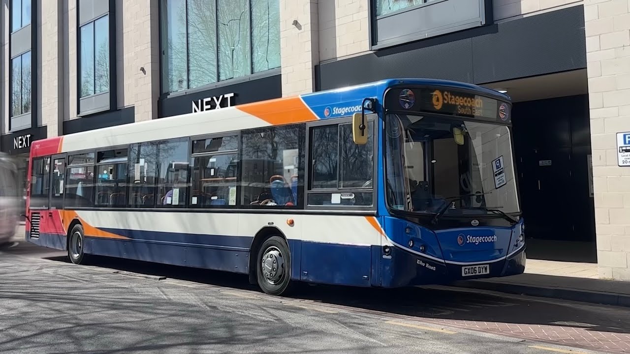 Preserved 27517 Transbus E300 GX06 DYW with a 7 tone horn on its way back to Gloucester