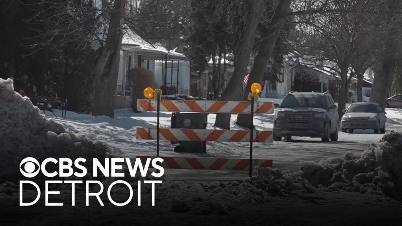 Water main break floods Melvindale streets, strands cars