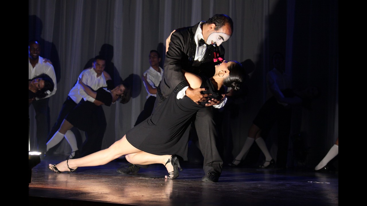 Charles Chaplin - Mix Latino - Prof. Douglas e Fernanda - MMDC 2010