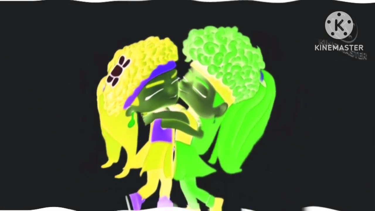 Буня обняла Чиану  в  плачущем